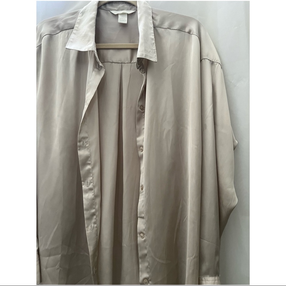 Silk button down - H&M - Picture 2 of 2